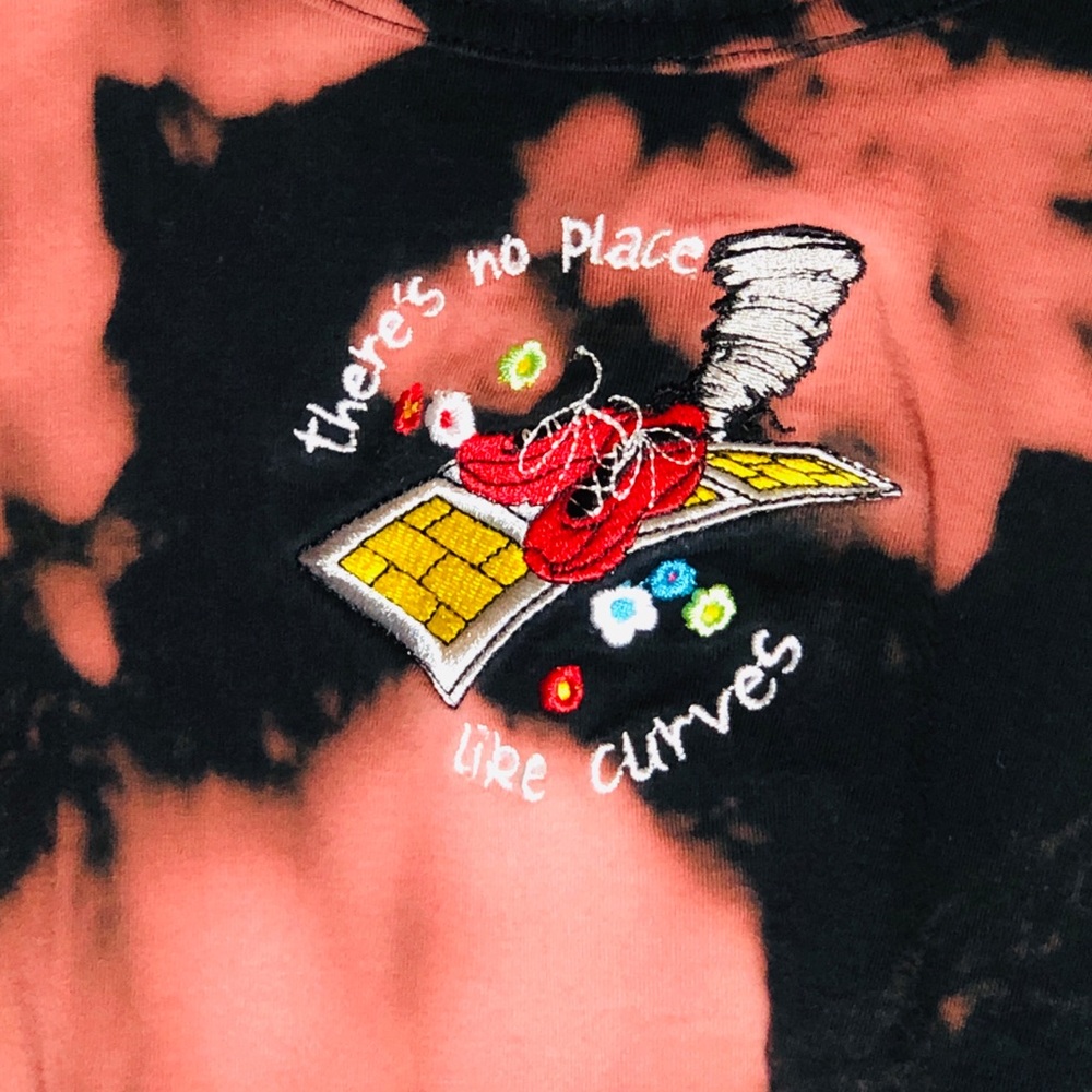 No place like curves distressed